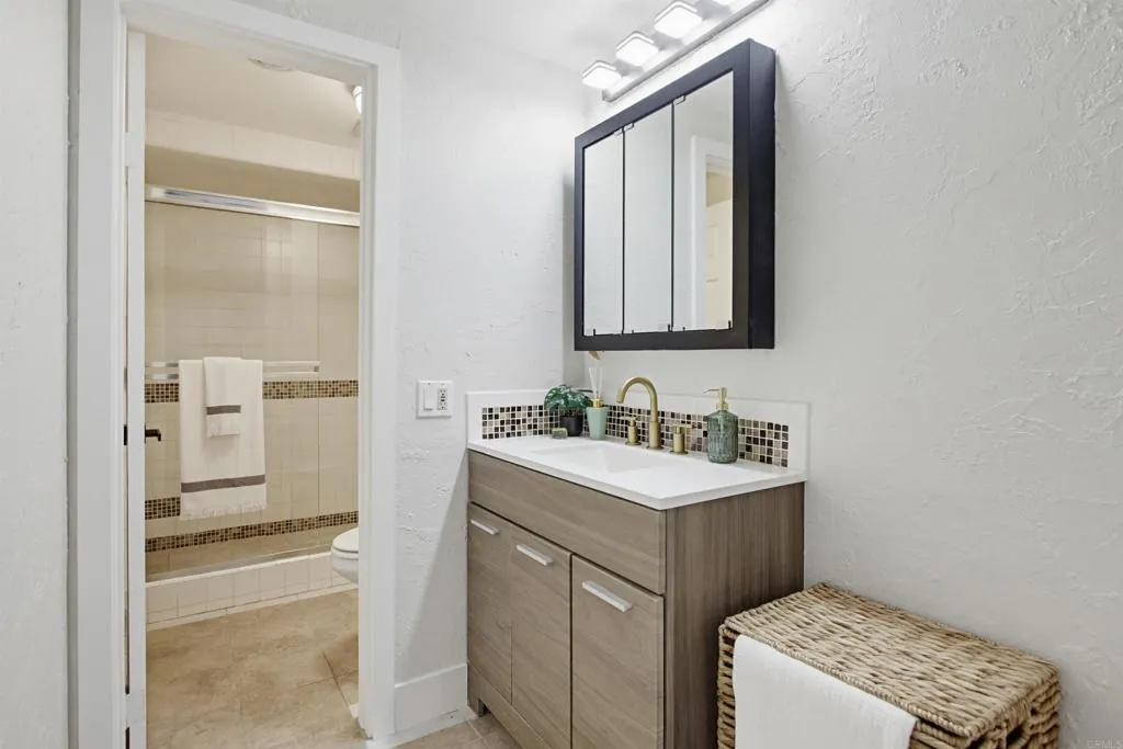 https://cdn.realtyfeed.com/cdn/127/306708040/71dc5ed5ddbcfeca5d9161373a037dab.webp
