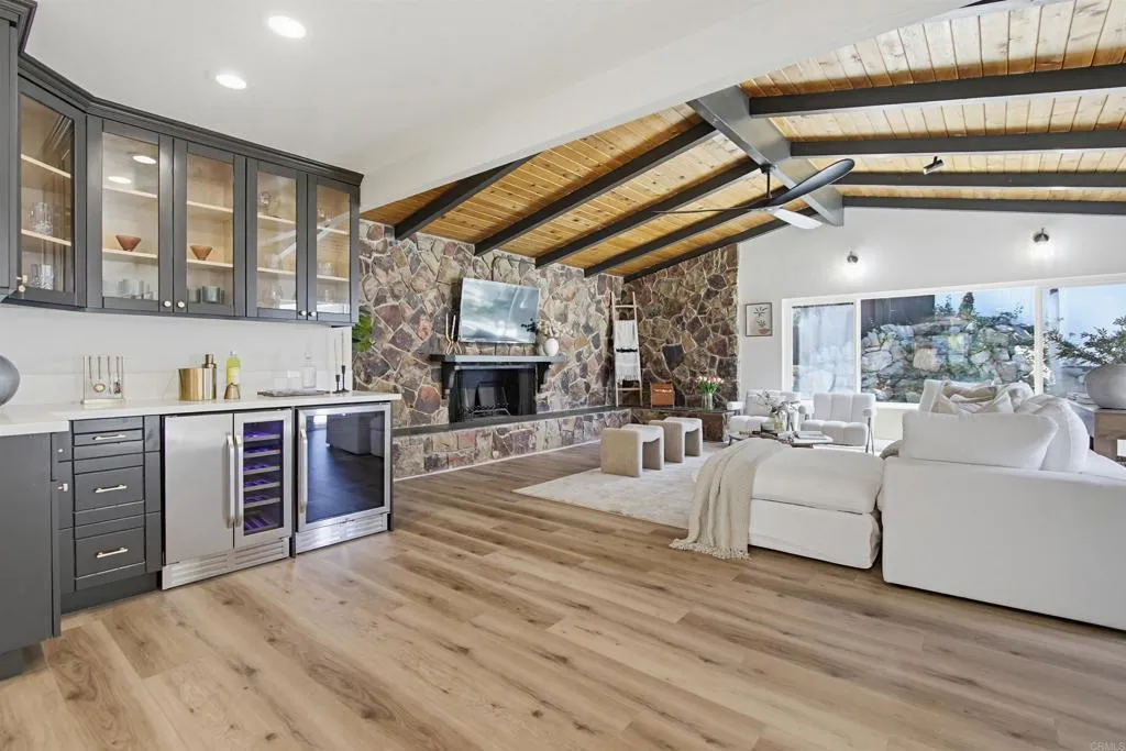 https://cdn.realtyfeed.com/cdn/127/306708040/ea67bbe95d85bfe174eeaeb8f13b1199.webp