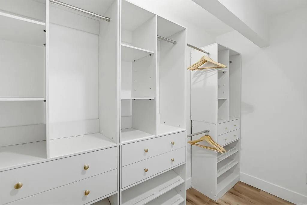https://cdn.realtyfeed.com/cdn/127/306708040/f560460aadcd01eb6d4ca9234e2dcda9.webp