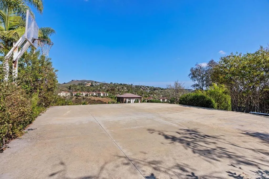 https://cdn.realtyfeed.com/cdn/127/306708041/4f739cbc067a4075f9d1ca4691e1674b.webp