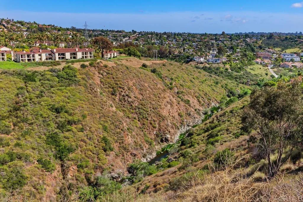 https://cdn.realtyfeed.com/cdn/127/306708041/b79cc57867657d9d0c0f391c4e9de629.webp