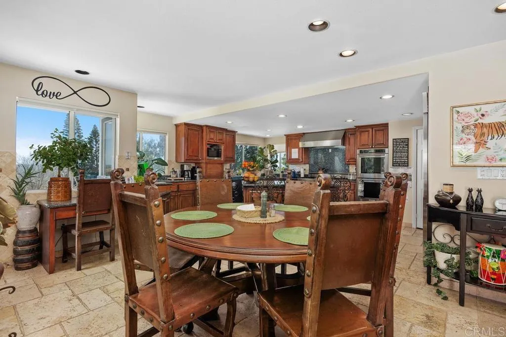 https://cdn.realtyfeed.com/cdn/127/306708041/f3f914df1ffe6afa1edd0ce6cb61a9c7.webp