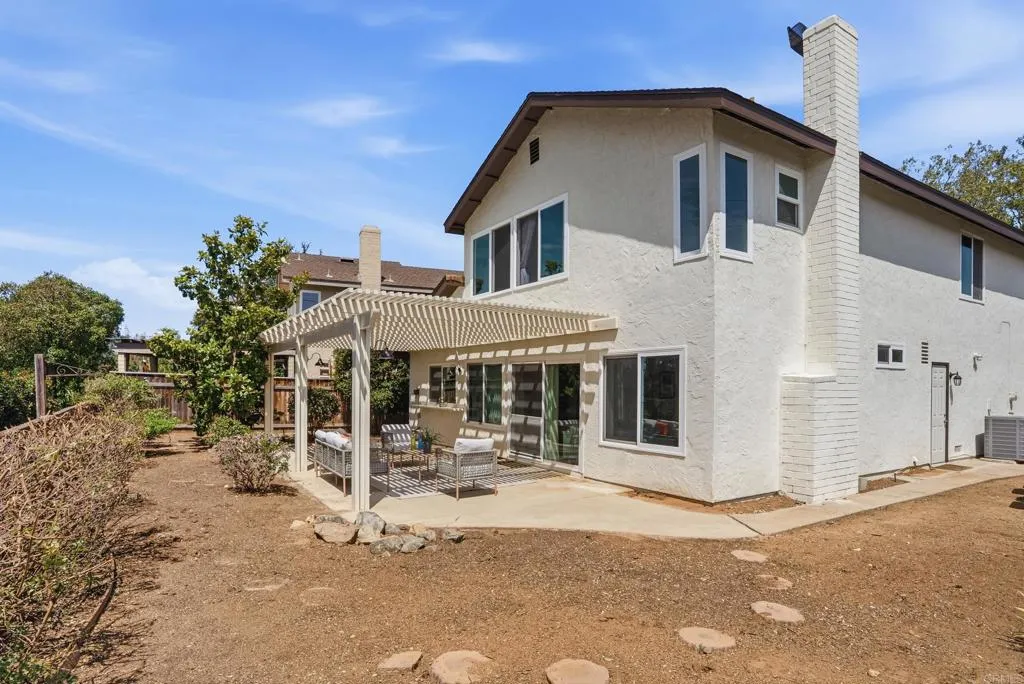 https://cdn.realtyfeed.com/cdn/127/306708044/0ce359908c33ce869b9ee87bddfc6022.webp