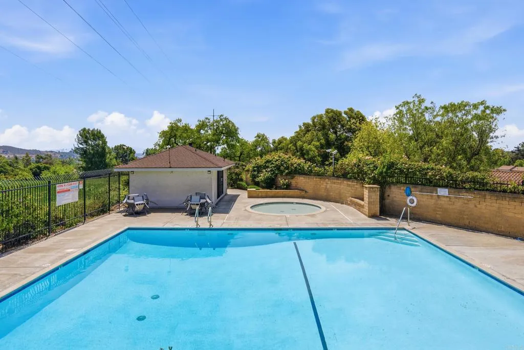 https://cdn.realtyfeed.com/cdn/127/306708044/60bf834a221ca862a0cc3cbd102dc365.webp
