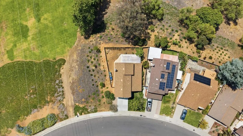https://cdn.realtyfeed.com/cdn/127/306708044/633523c31899e82d9afde6d18572bd4e.webp