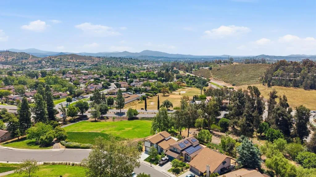 https://cdn.realtyfeed.com/cdn/127/306708044/8aa58d4fd7c25d52430edf693ddbabf9.webp