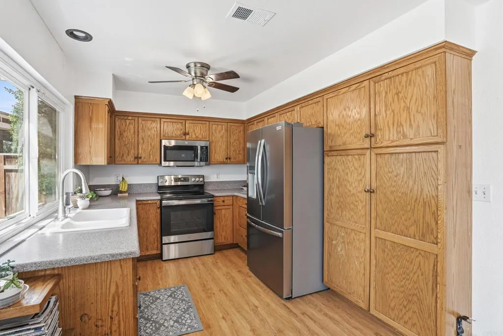 https://cdn.realtyfeed.com/cdn/127/306708044/b6e64d7aee538589362c78da45aec19a.webp