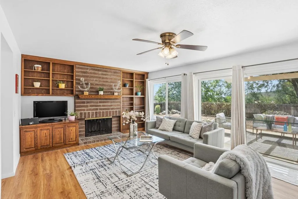 https://cdn.realtyfeed.com/cdn/127/306708044/b7f6f7ce4de4ad671ee998edfc11c87c.webp
