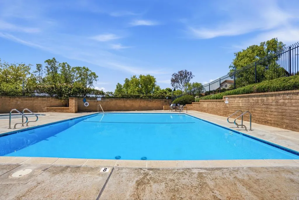 https://cdn.realtyfeed.com/cdn/127/306708044/d559b50cfc9dfc4fbed4c29d5c387176.webp
