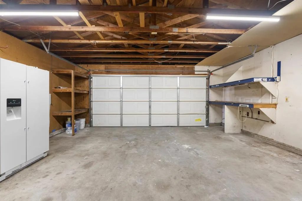 https://cdn.realtyfeed.com/cdn/127/306708085/77aa7837f2073bbcea4134a27a70a665.webp