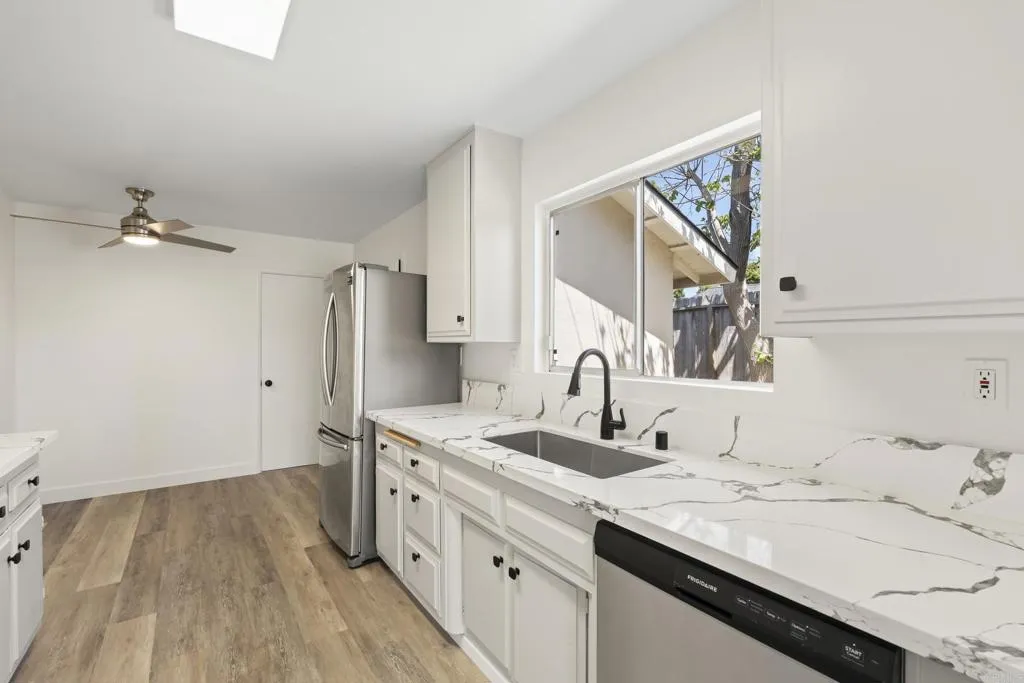 https://cdn.realtyfeed.com/cdn/127/306708090/0dcb9f376e43bd44415a7aafbbdfb13c.webp