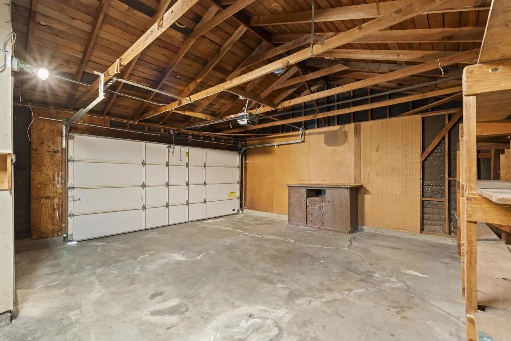 https://cdn.realtyfeed.com/cdn/127/306708090/d6bca646a7fb1a8ae9776e6e89f6a3dd.webp