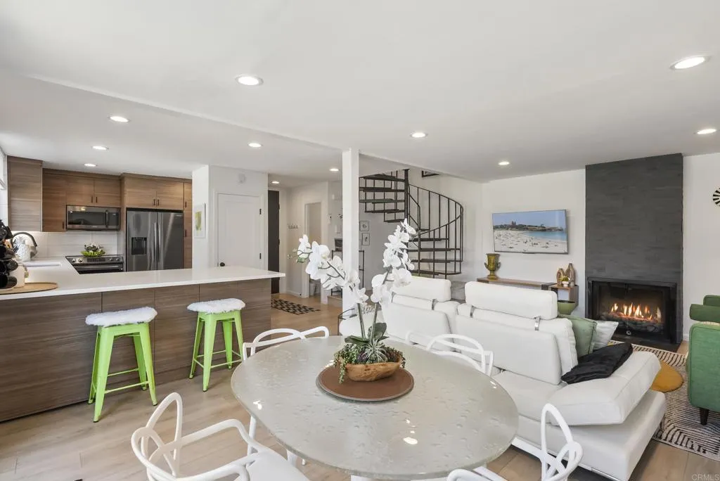 https://cdn.realtyfeed.com/cdn/127/306708094/757e8163d46fcce9baac08c2888a9ce9.webp