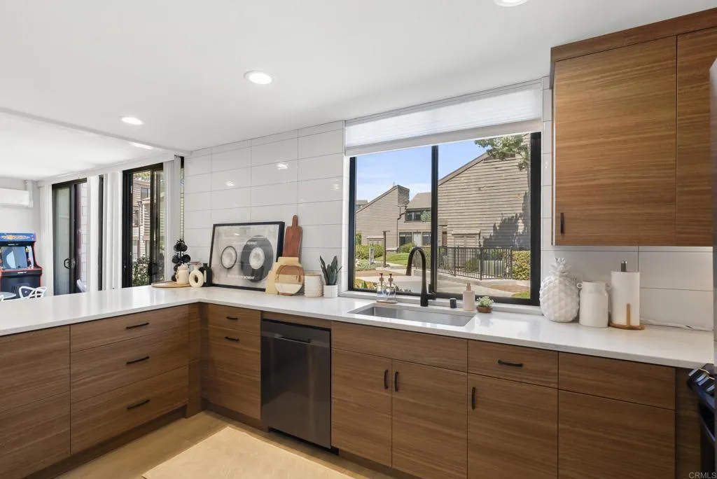https://cdn.realtyfeed.com/cdn/127/306708094/a0bc1123aeafe66e207d0b34f851b9a8.webp