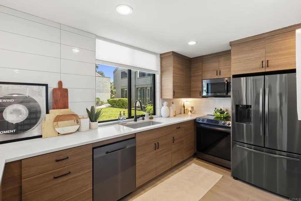 https://cdn.realtyfeed.com/cdn/127/306708094/e867f7505629cfa6a6406d9de7fcf8ef.webp