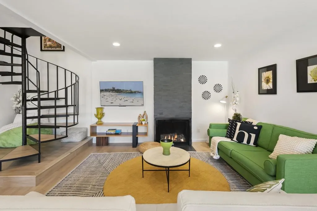 https://cdn.realtyfeed.com/cdn/127/306708094/fd4b7434119f4b39d0d1e8823fef4c09.webp