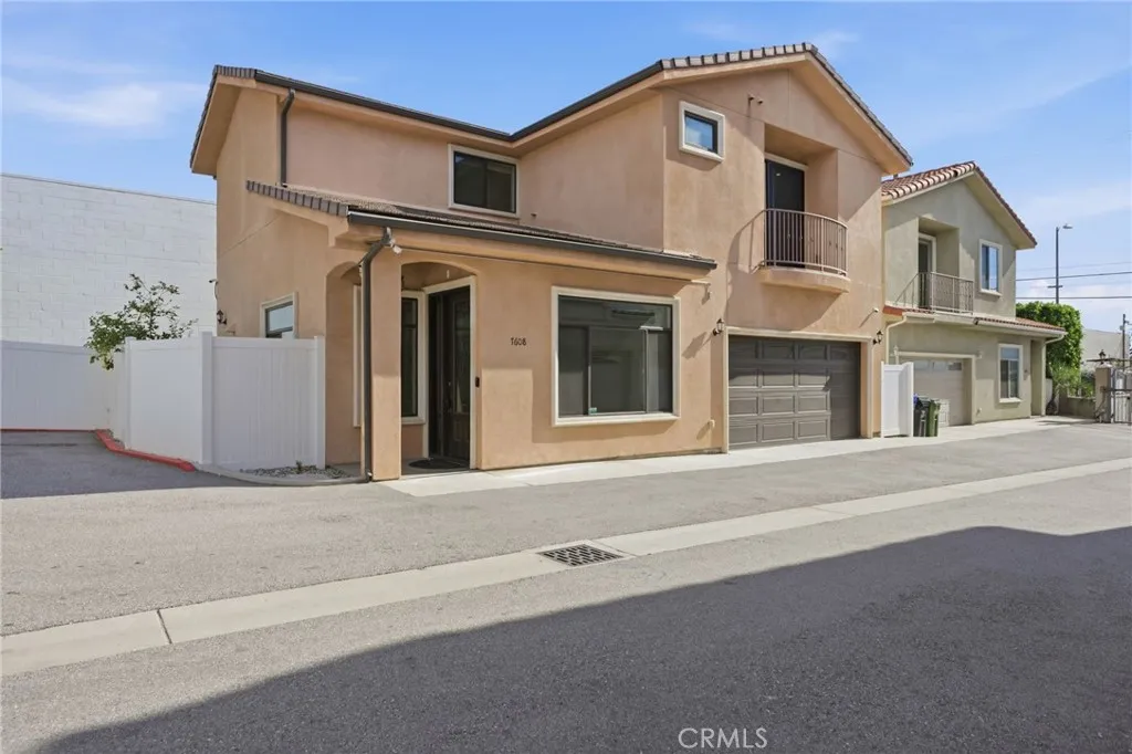 North Hollywood, CA 91605