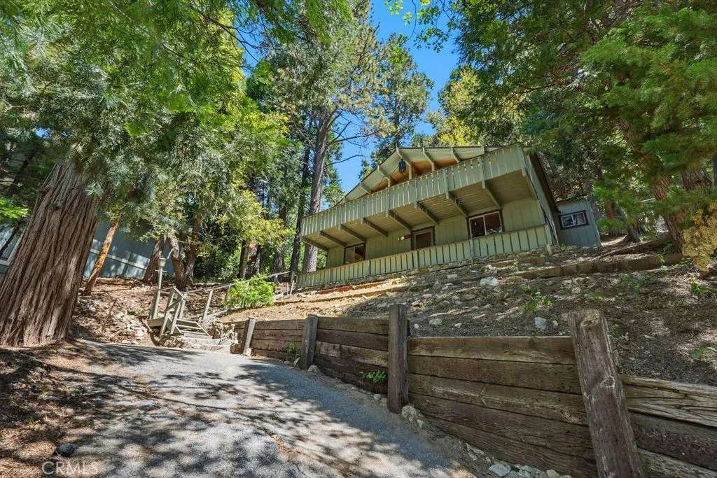 Crestline, CA 92325