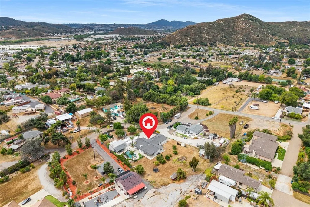 https://cdn.realtyfeed.com/cdn/127/306708178/9721ddc168c01ccdd2abc22839b33ed5.webp