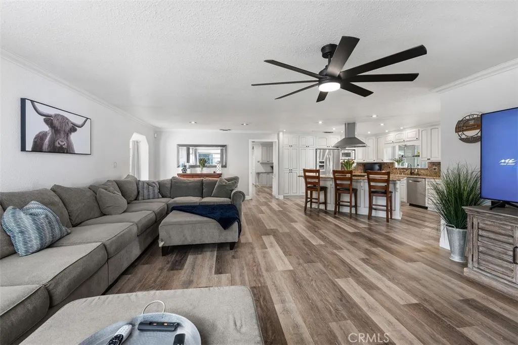 https://cdn.realtyfeed.com/cdn/127/306708178/b738420967592eac10fcce5add2cba37.webp