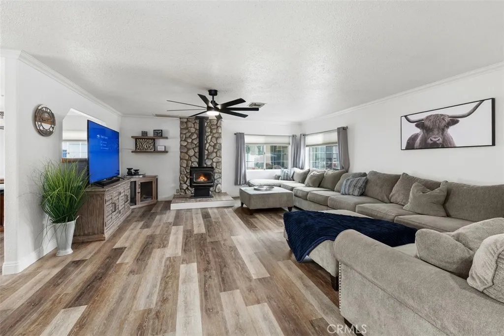 https://cdn.realtyfeed.com/cdn/127/306708178/c9a9b9c986350857a5d4b4aa9f3a13c7.webp