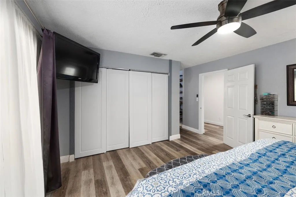 https://cdn.realtyfeed.com/cdn/127/306708178/cf544bf441a6386452f51cf560835b82.webp