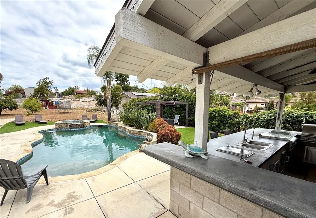 https://cdn.realtyfeed.com/cdn/127/306708178/dc25ccdb8bfa9343497bbdb02d2cb3c6.webp