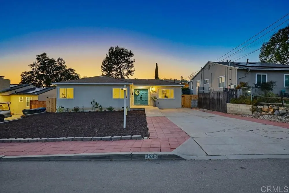 https://cdn.realtyfeed.com/cdn/127/306708225/0cf3223494e5576b6ccd3cb62b8ebeb6.webp