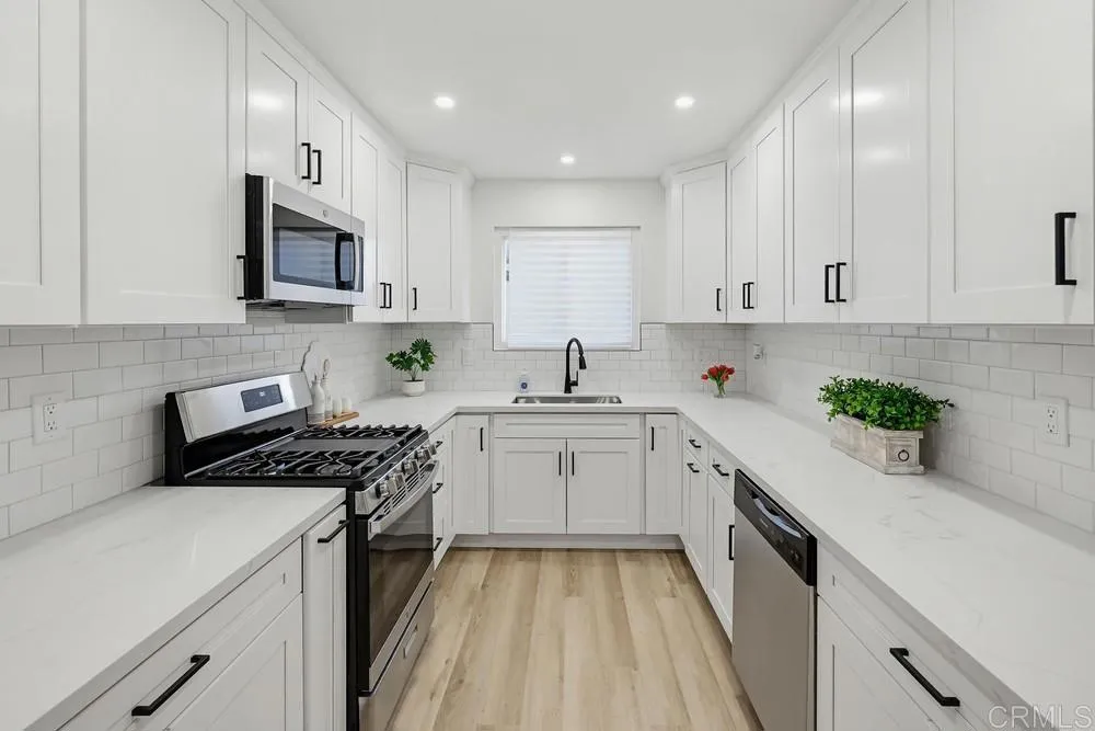 https://cdn.realtyfeed.com/cdn/127/306708225/0fc143ff2eab6685f86fd1ad4b3b77db.webp