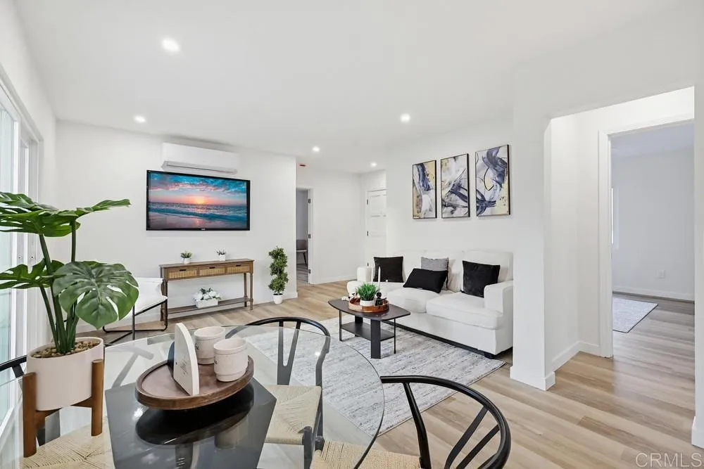 https://cdn.realtyfeed.com/cdn/127/306708225/54fa0cc1967baf0af027943fb348f94a.webp
