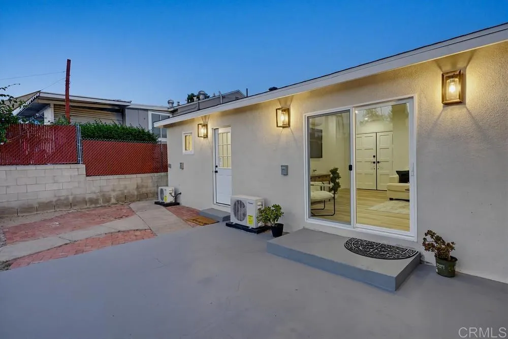 https://cdn.realtyfeed.com/cdn/127/306708225/d92e58af98df8fa355eaa3cd5fdc77db.webp