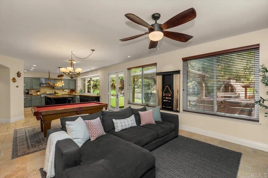 https://cdn.realtyfeed.com/cdn/127/306708231/827722484e9f6c7d2daf6a2bb379a87b.webp