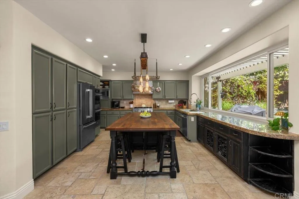 https://cdn.realtyfeed.com/cdn/127/306708231/946f54cc34e7d00fdb43d7195c830b74.webp
