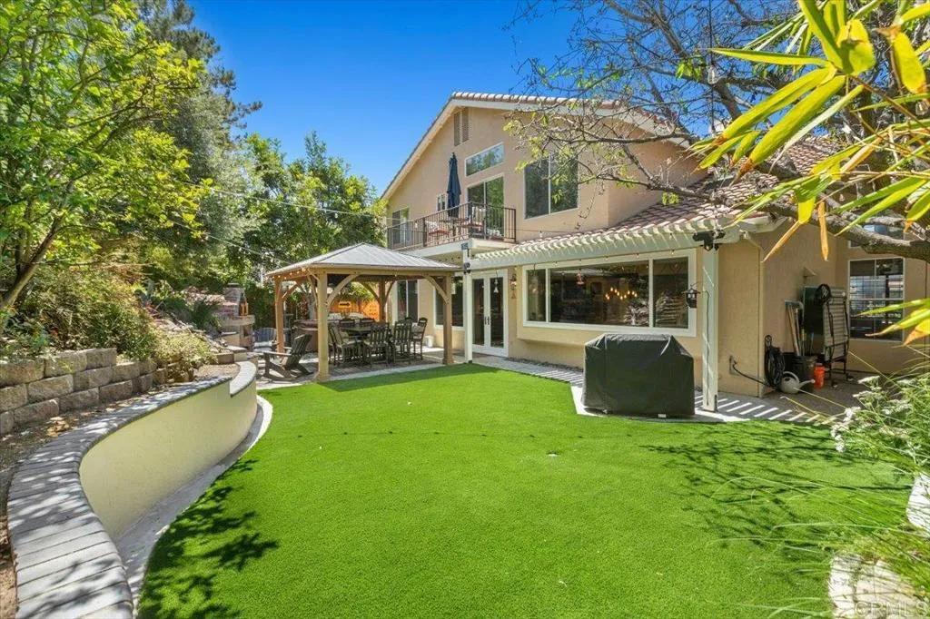 https://cdn.realtyfeed.com/cdn/127/306708231/d8c1c6b67e1ccd77e9e5a08c28bf6bc1.webp