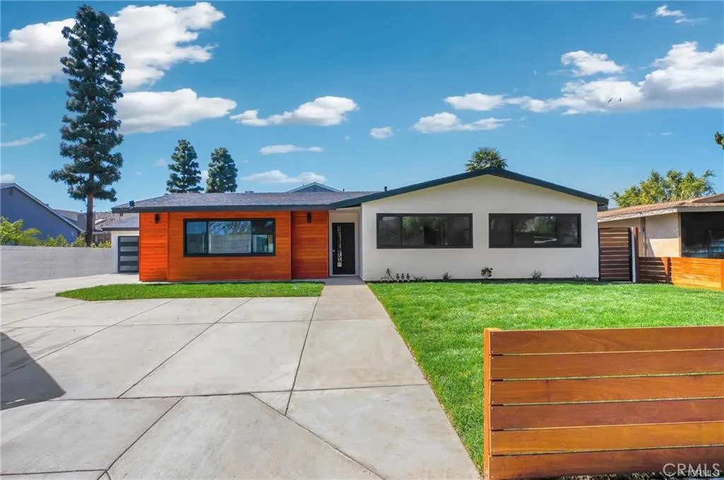 Costa Mesa, CA 92627