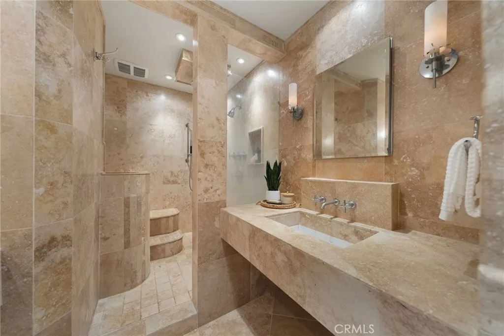 https://cdn.realtyfeed.com/cdn/127/306708289/194daf0091f55e55cdec17d271cba486.webp