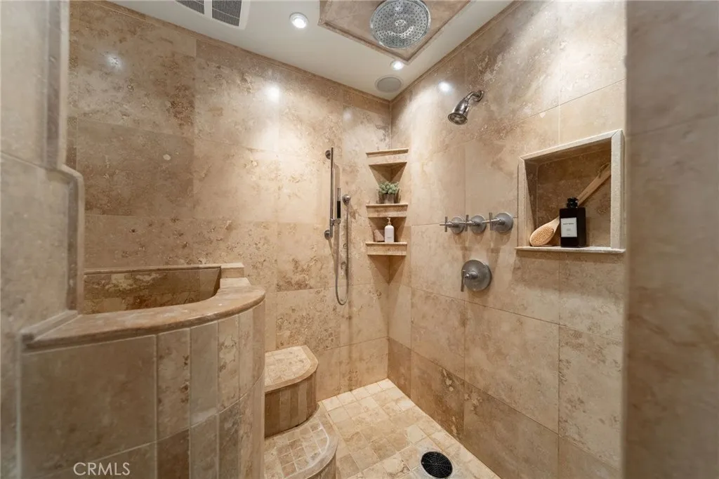 https://cdn.realtyfeed.com/cdn/127/306708289/32778431d9ea3d3c4ee01a6c35342196.webp