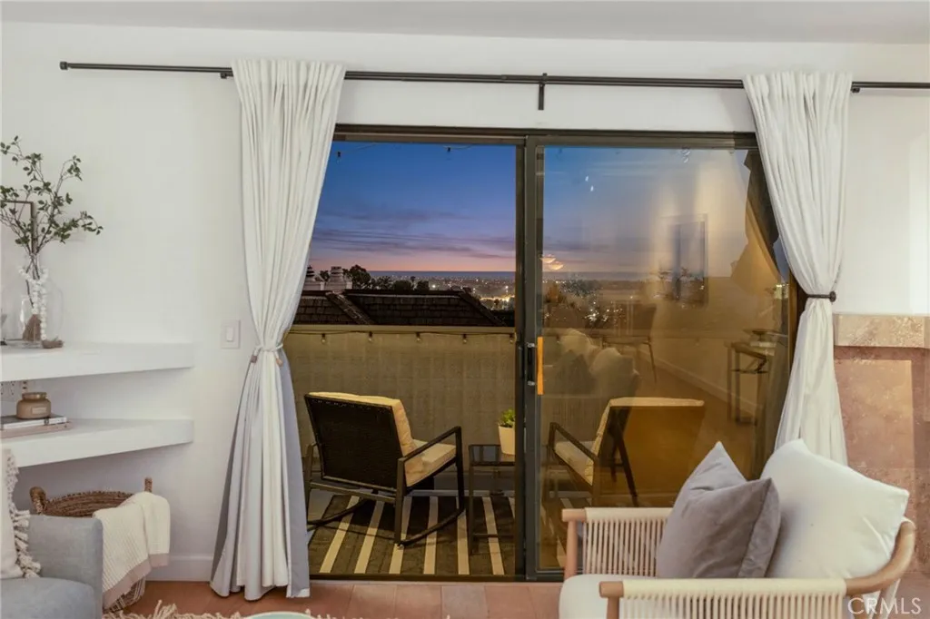 https://cdn.realtyfeed.com/cdn/127/306708289/73b1f97e31e841aca6dbcf8058d36d0b.webp