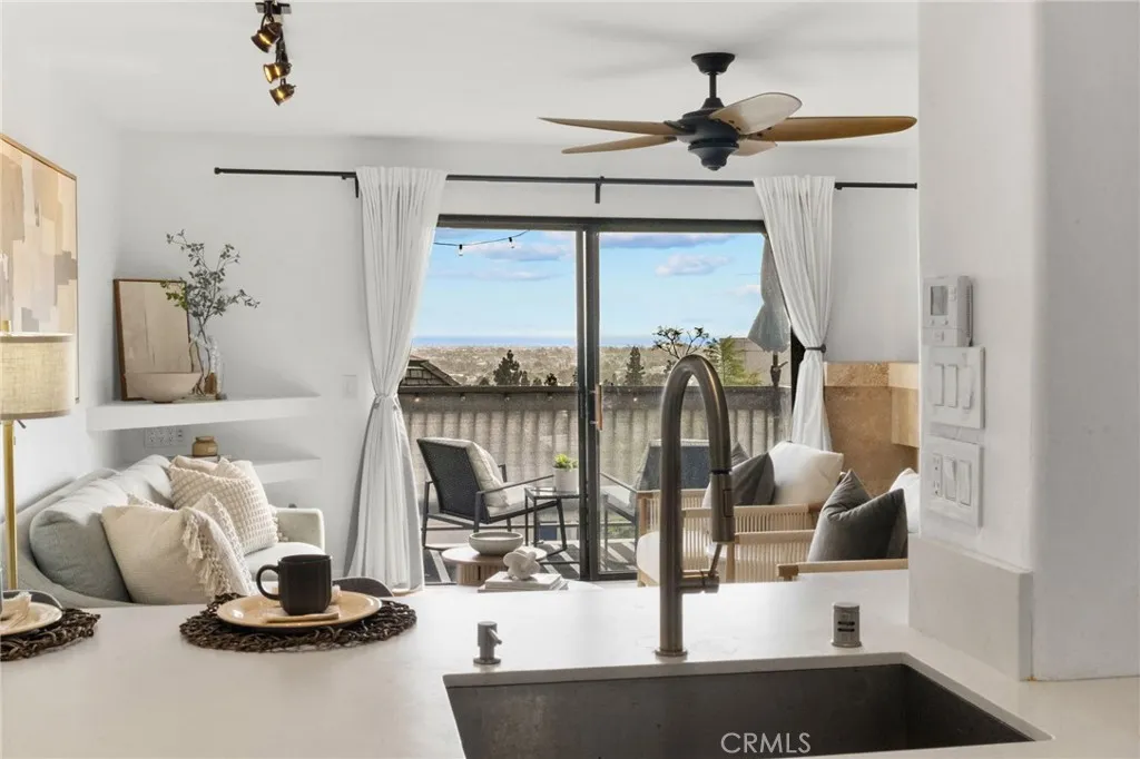 https://cdn.realtyfeed.com/cdn/127/306708289/746617fbaa906c42561a6f2b40b2f62e.webp
