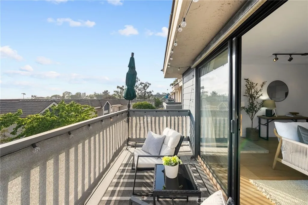 https://cdn.realtyfeed.com/cdn/127/306708289/8ad4b4c8d5e5ee6fca08d3d9c22a68c7.webp