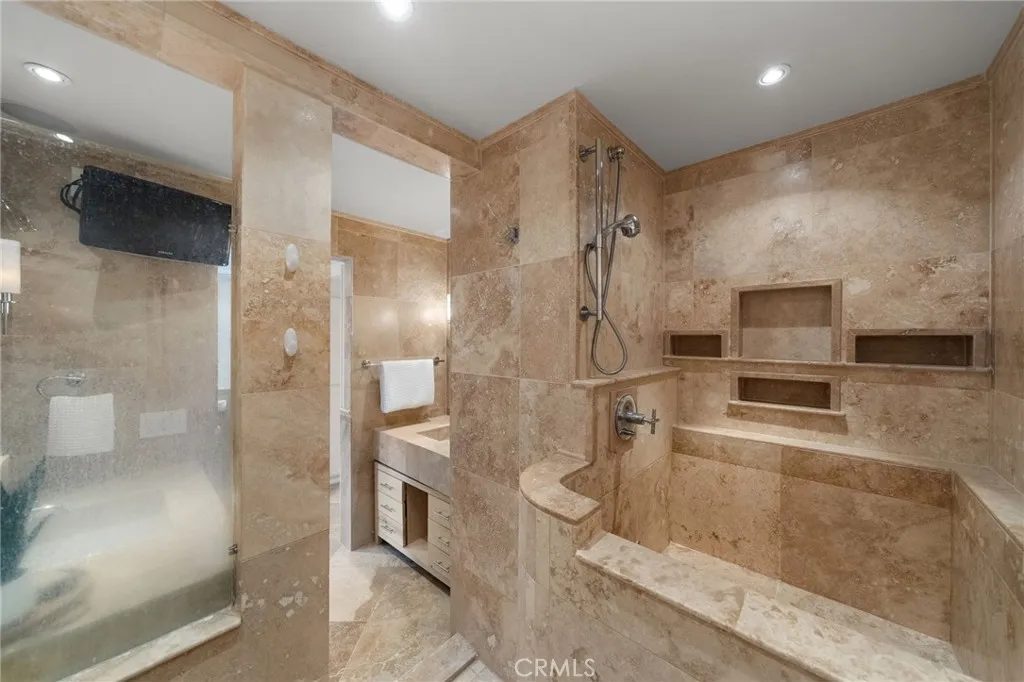 https://cdn.realtyfeed.com/cdn/127/306708289/e580d37c7fee7438775598606fcb7117.webp