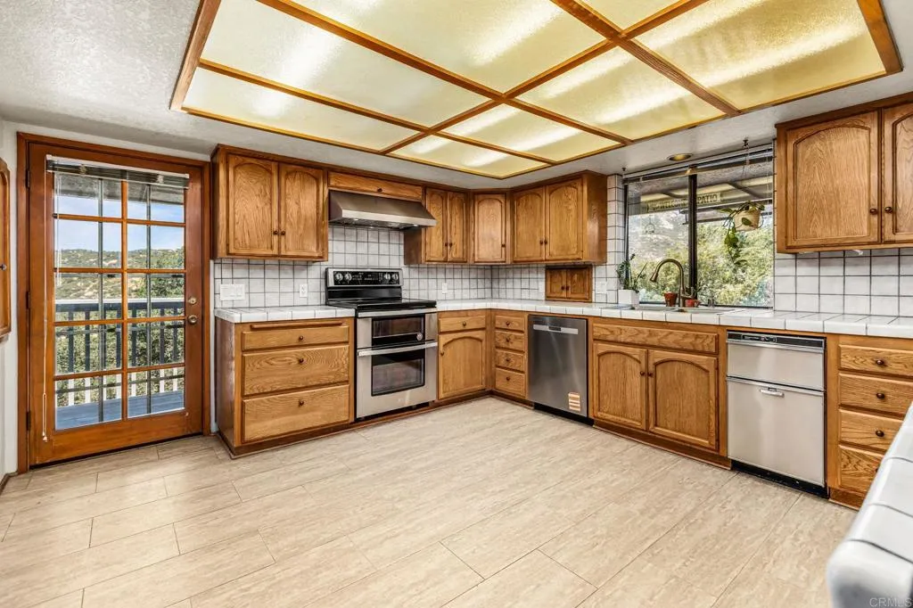 https://cdn.realtyfeed.com/cdn/127/306708337/0051309ec827baef8b4ca14dc5bc922b.webp