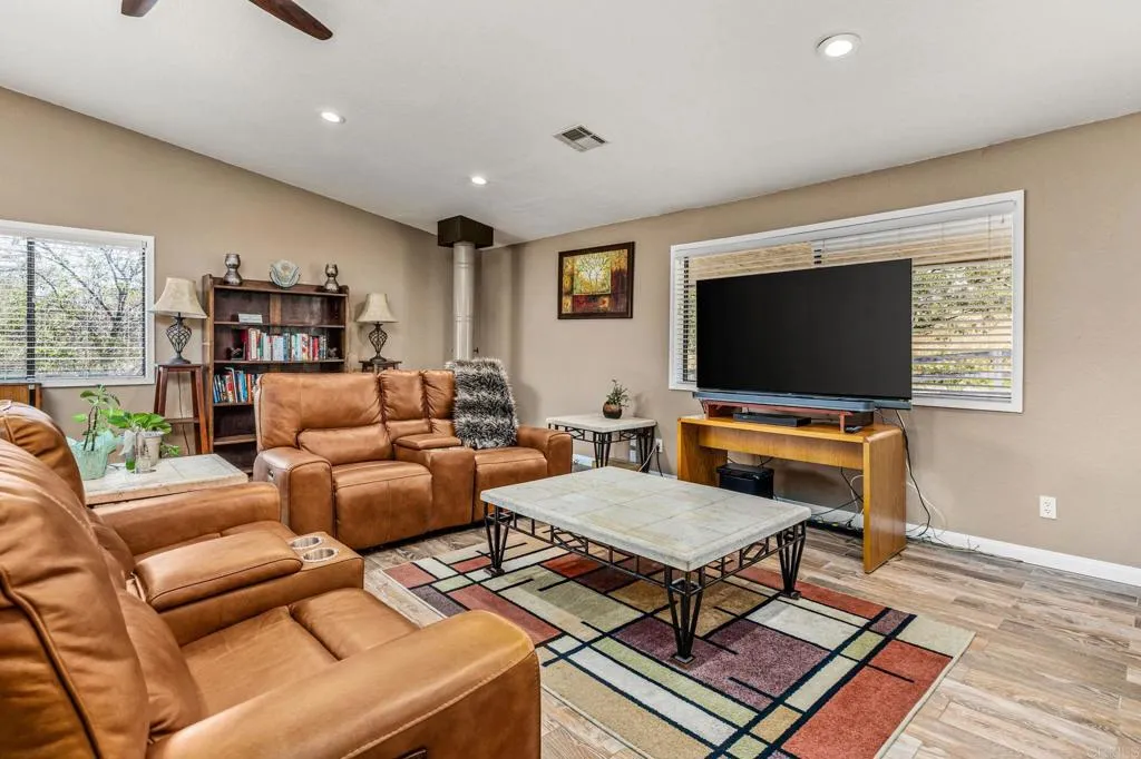 https://cdn.realtyfeed.com/cdn/127/306708337/209ad167b4c92b9b5835939924155a8f.webp