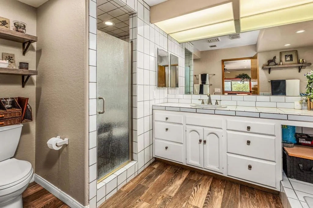 https://cdn.realtyfeed.com/cdn/127/306708337/49a3108b40a4b054dda4257b77c7aed2.webp