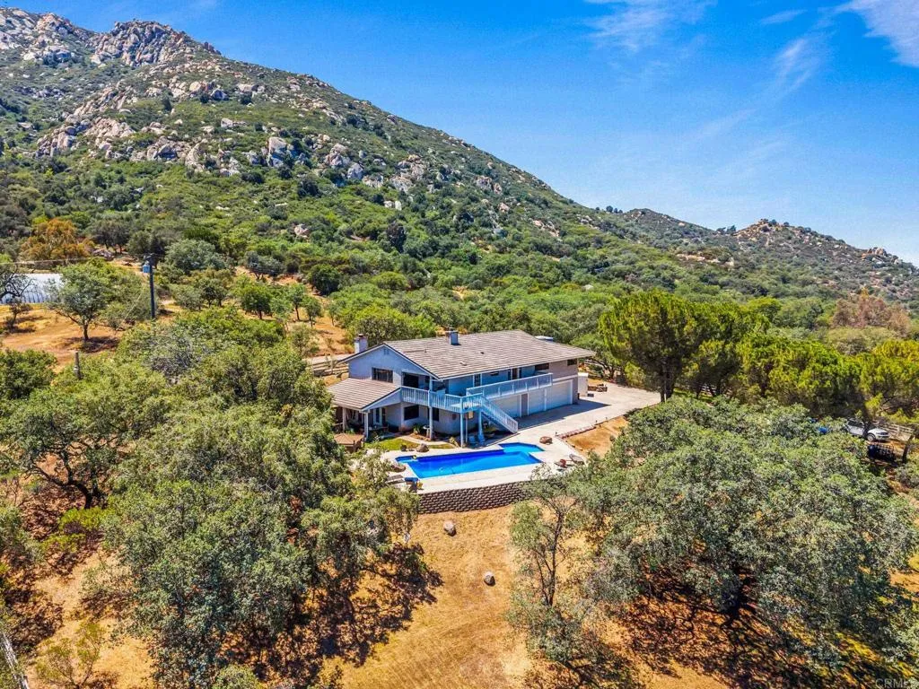 https://cdn.realtyfeed.com/cdn/127/306708337/6d9cf30a1cf091118ab59447c3d33532.webp