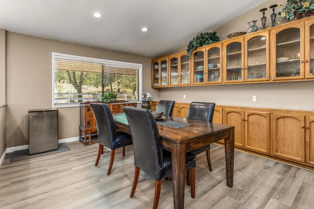 https://cdn.realtyfeed.com/cdn/127/306708337/a5834d21aeb7f5695a5cb42dbd592881.webp