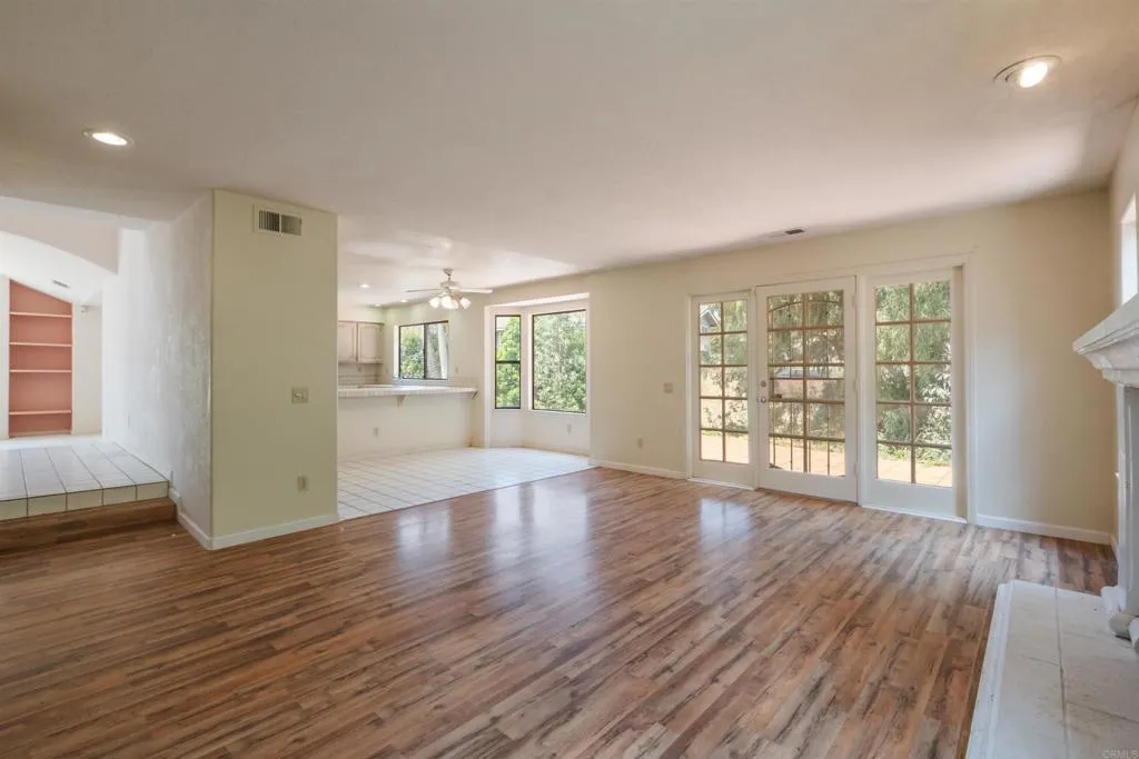 https://cdn.realtyfeed.com/cdn/127/306708418/0401deacb2130d788707c8cf3aa542c4.webp