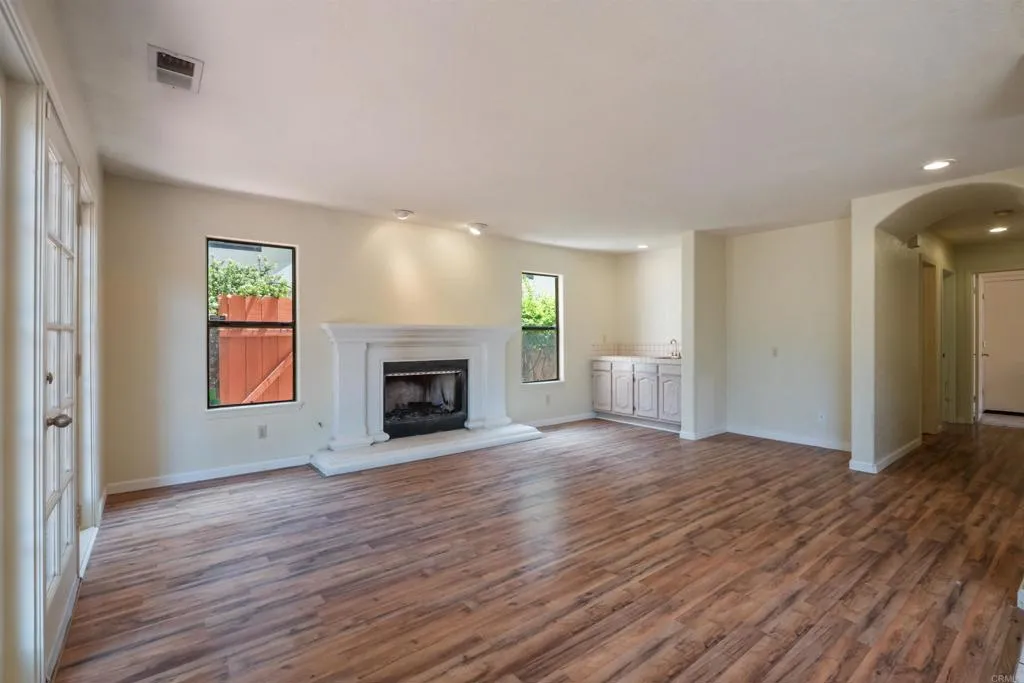 https://cdn.realtyfeed.com/cdn/127/306708418/1cbd6aab82e46d54f94c67fdb0595d4f.webp