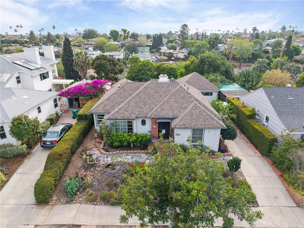 https://cdn.realtyfeed.com/cdn/127/306708419/0aac86ce33abcf9b6b04f32950d194c1.webp