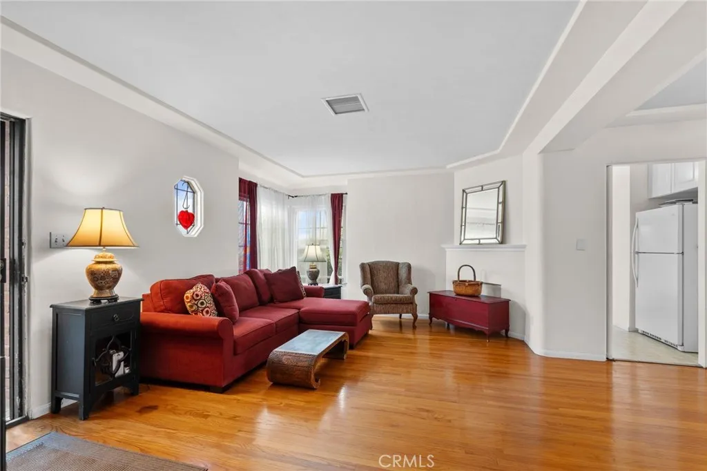 https://cdn.realtyfeed.com/cdn/127/306708419/3acf14a1422148bac609aa1874cf6e8a.webp